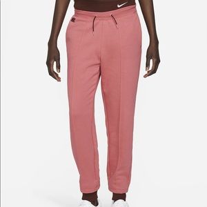 BRAND NEW NEVER WORN Nike Sportswear Icon Clash
Women's Easy Fleece Joggers